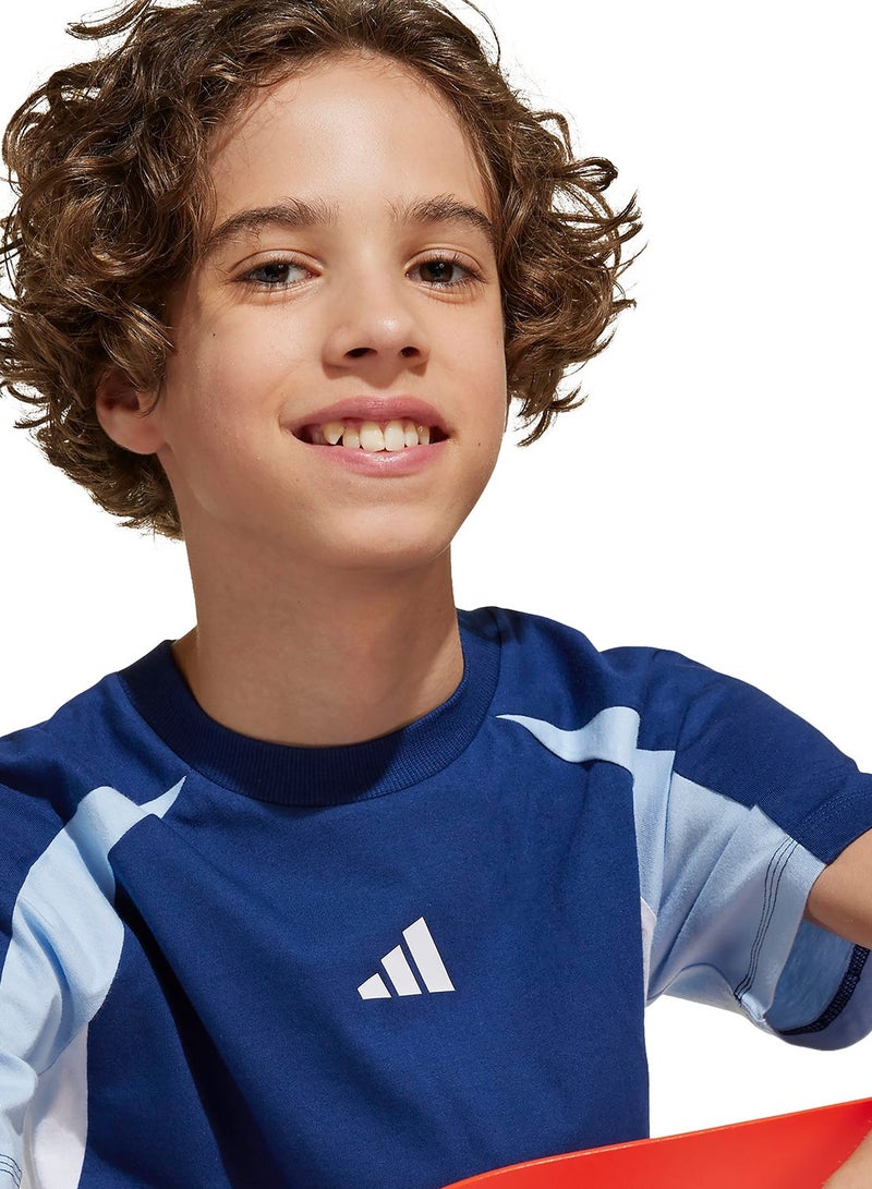 اديداس تيشيرت أساسي موسمي بألوان متداخلة للشباب - Image 3